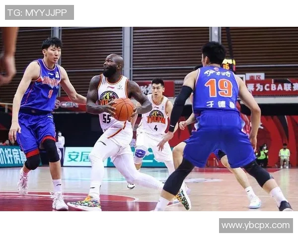 重庆篮球队与武汉篮球队赛后分析实力对比与战术总结