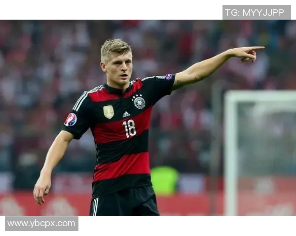 德国退役足球明星10号的传奇人生与足球生涯回顾