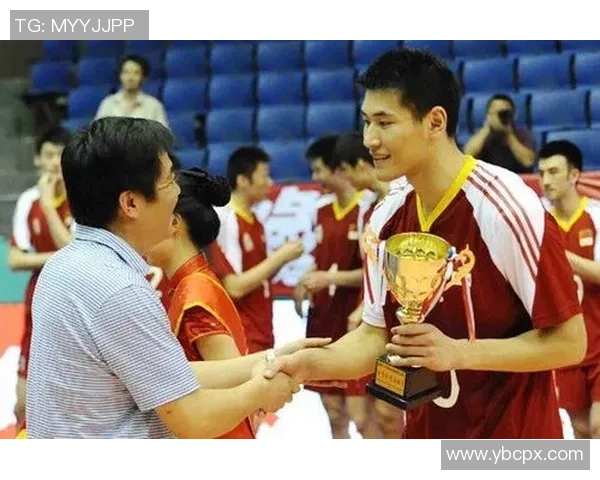 杨强独家分享排球技巧与心得助你提升竞技水平与团队配合能力 杨强独家分享排球技巧与心得助你提升竞技水平与团队配合能力